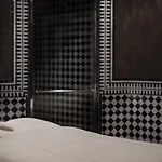 Maison Proust, & La 5*