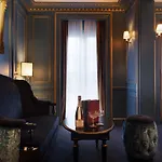 Maison Proust, & La 5*