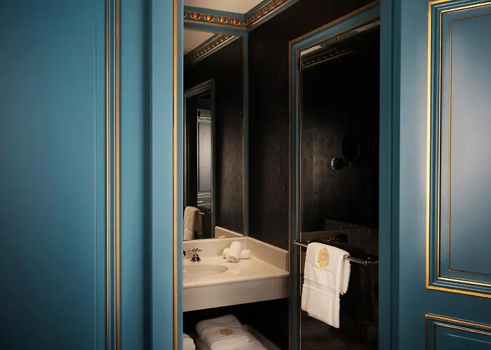 Maison Proust, & La 5*