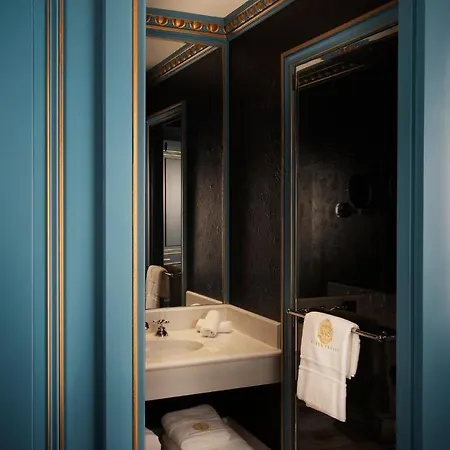 Maison Proust, & La 5*