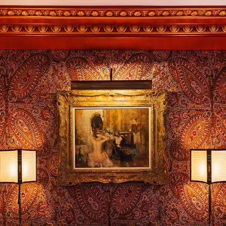 Maison Proust, & La