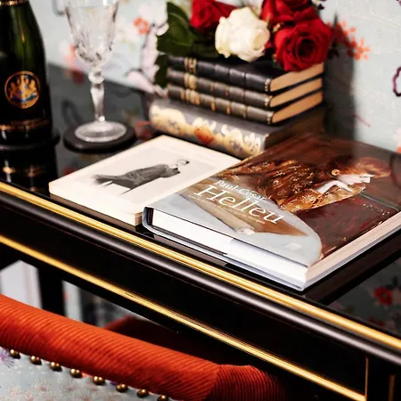 Maison Proust, & La 5* Paris