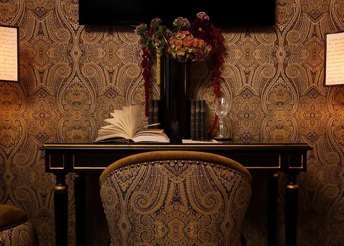 Maison Proust, & La 5*