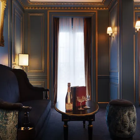 Maison Proust, & La 5*