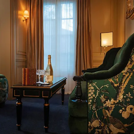 Maison Proust, & La Hotell 5*