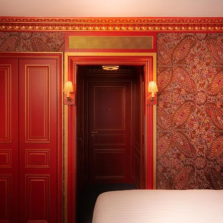 Maison Proust, & La Paris