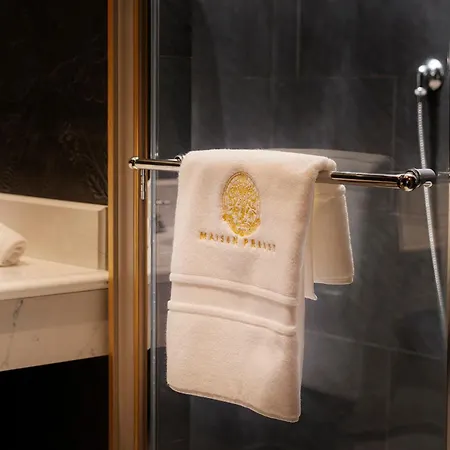 Maison Proust, & La 5* Paris