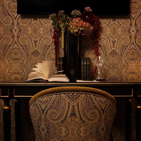 Maison Proust, & La Hotell 5*