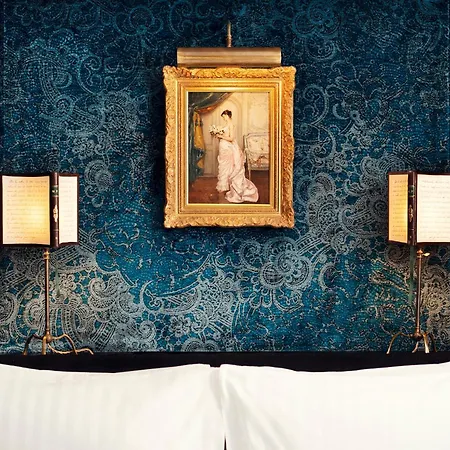 Maison Proust, & La Hotell Paris