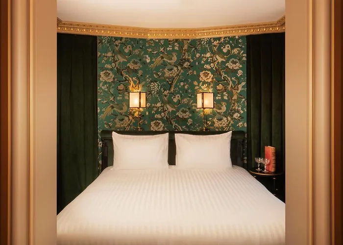 Maison Proust, & La Hotel 5*