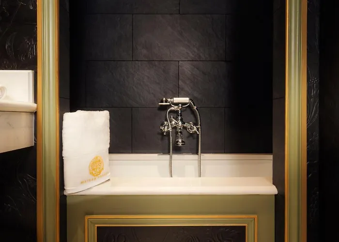 Hotel Maison Proust, & La Paris