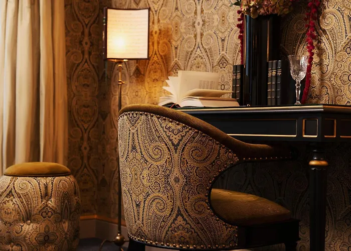 Maison Proust, & La Paris