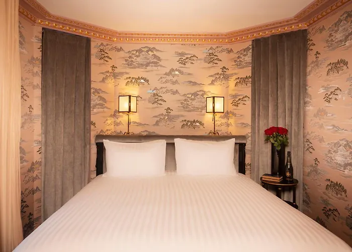 Maison Proust, & La Paris