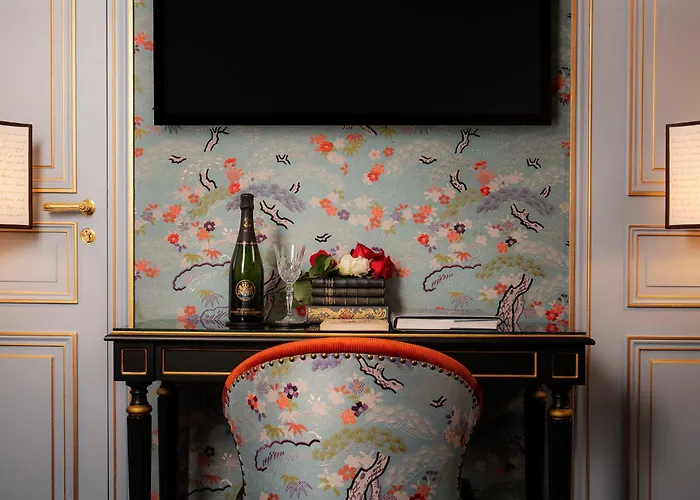 Maison Proust, & La Hotel Paris