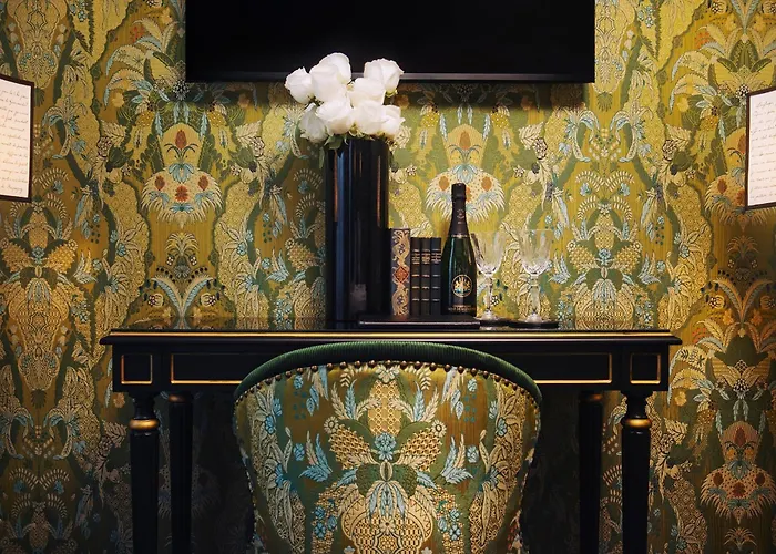 Maison Proust, & La 5*