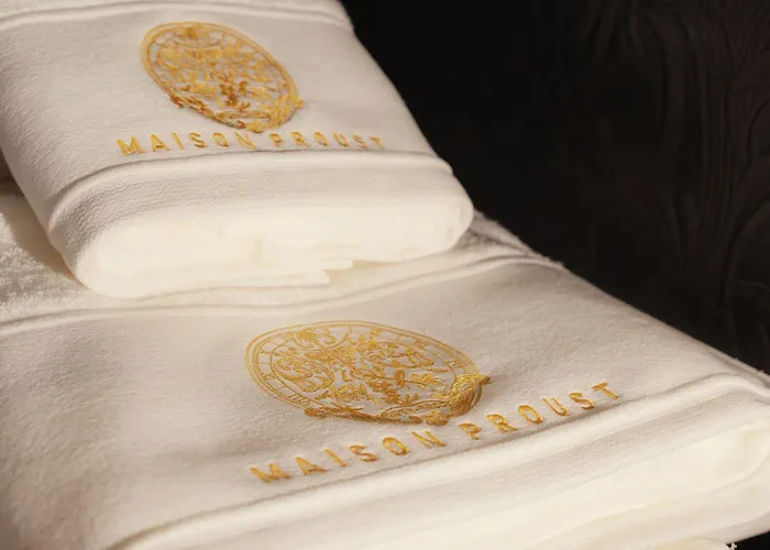 Maison Proust, & La 5*