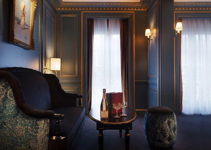 Maison Proust, & La 5*